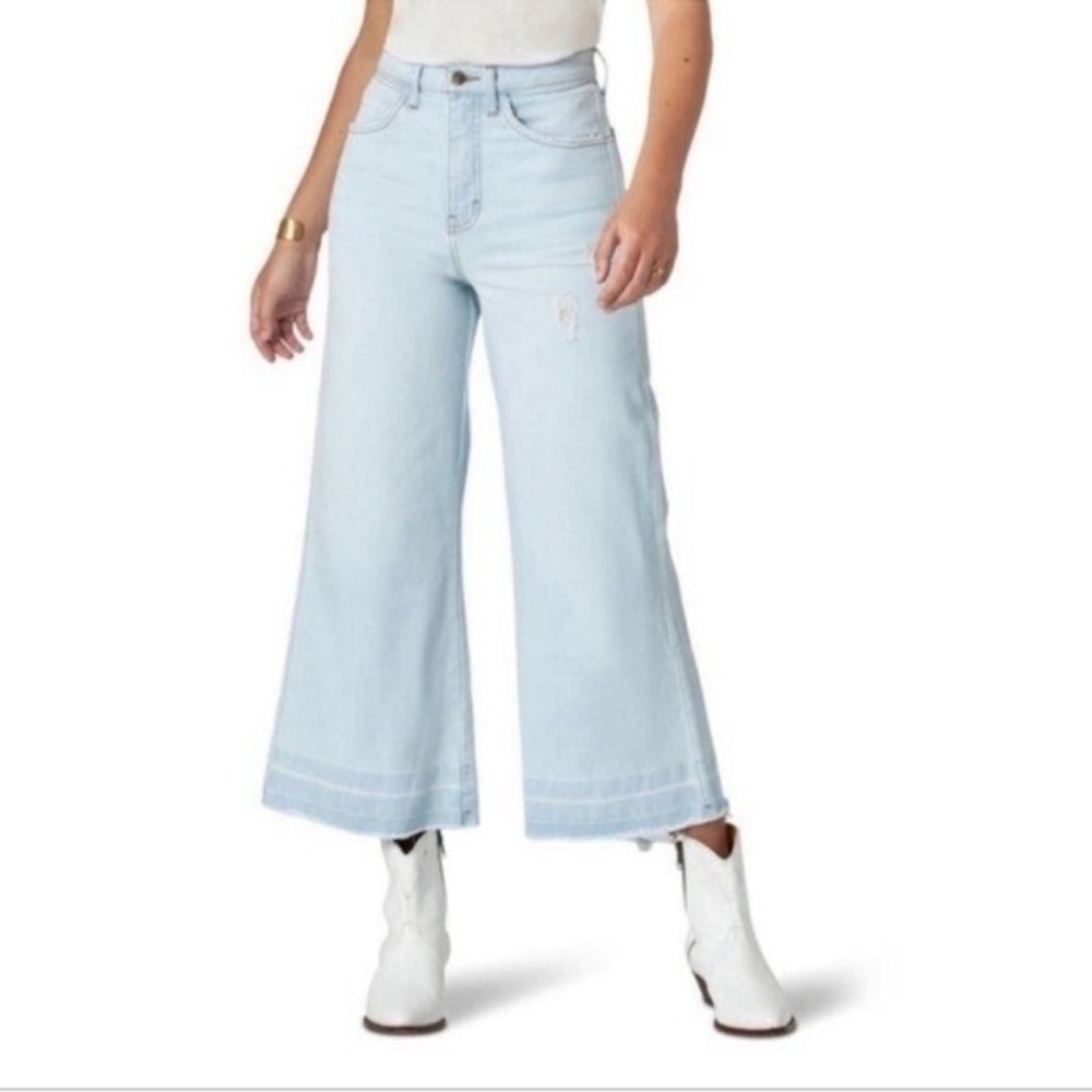 Wrangler x Fred Segal Women's Wide Leg Crop Distressed Raw Hem Jeans Size 27‎